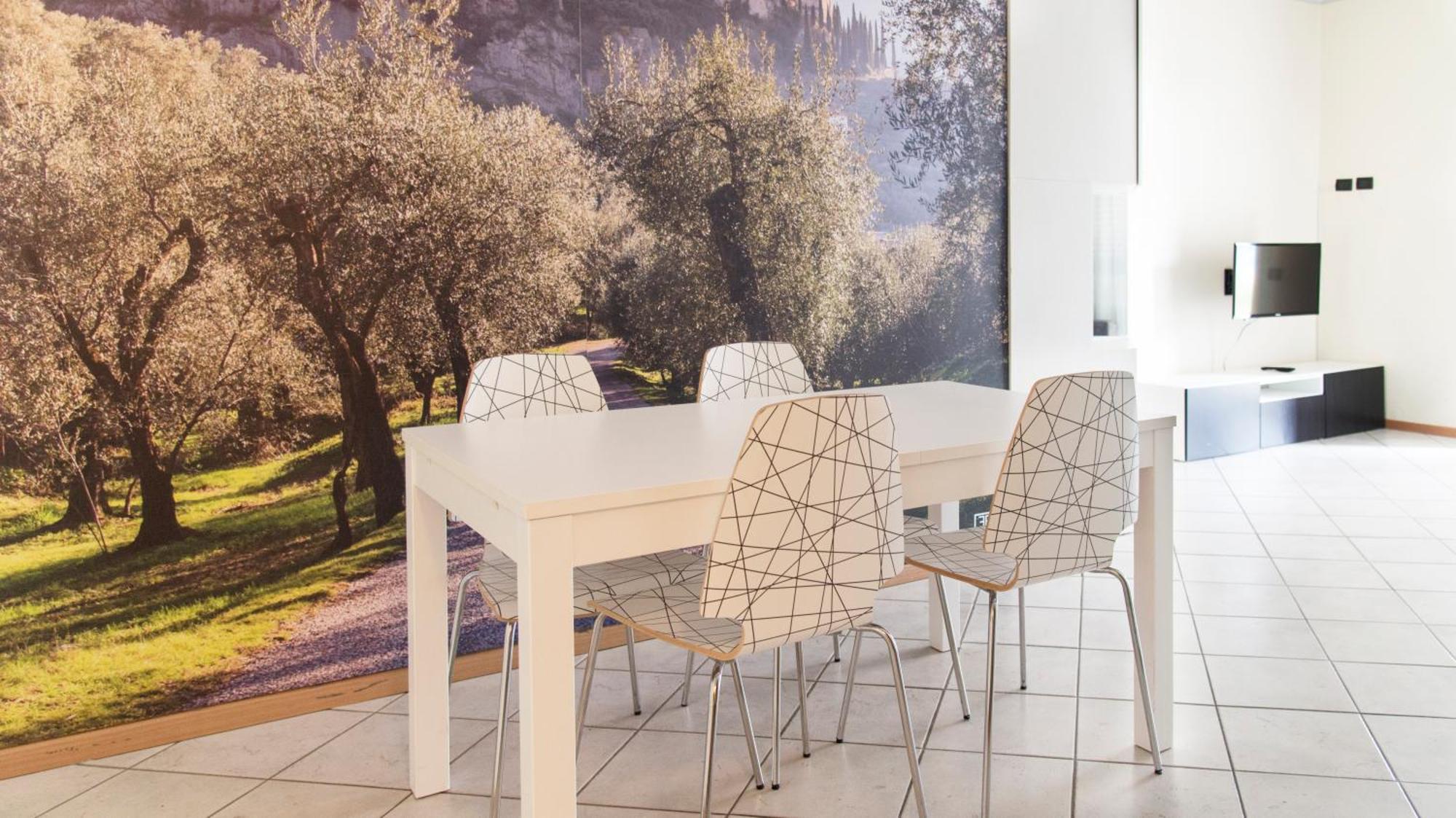 Residence Monica Riva del Garda Pokoj fotografie